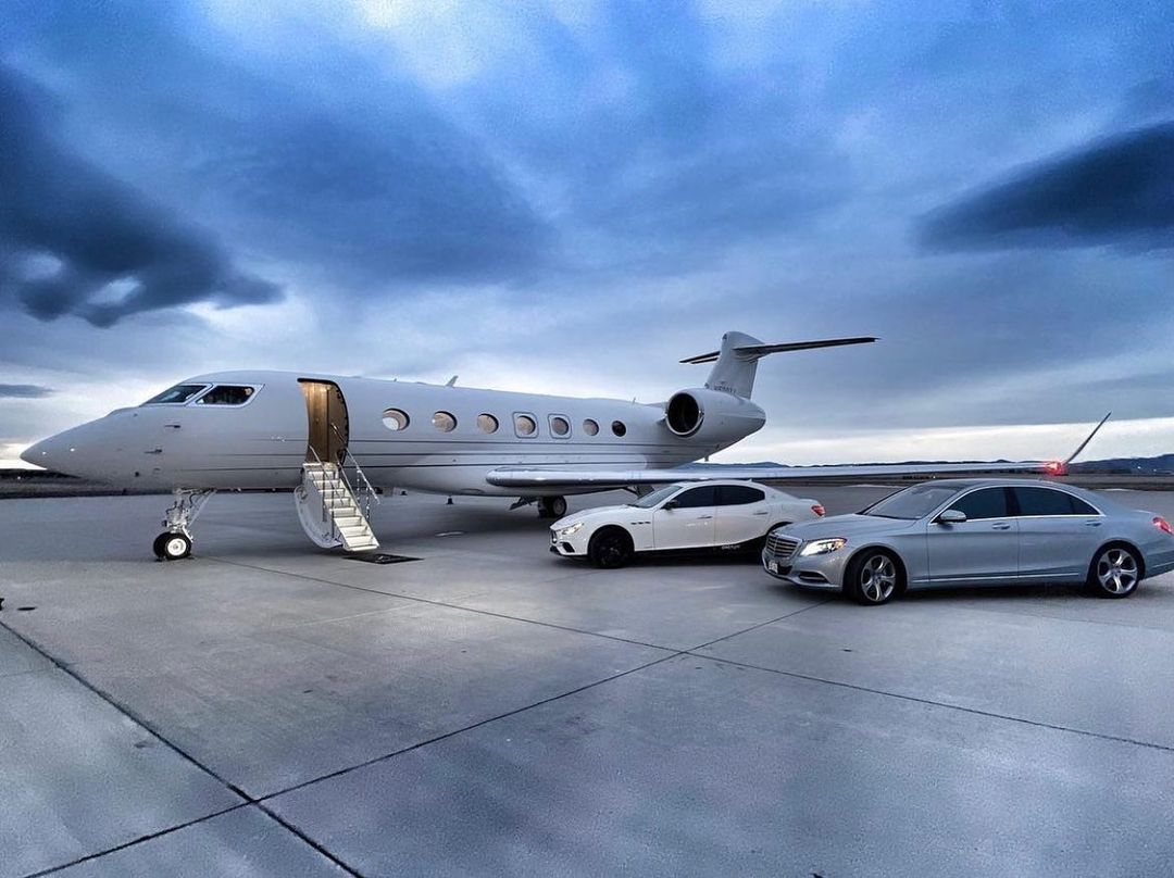 Private Jet & Benz